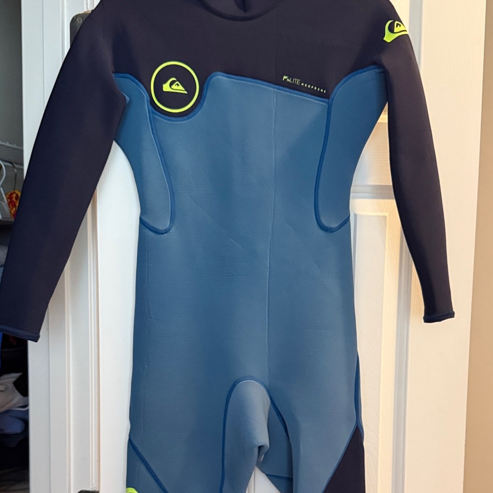 Quiksilver Navy and Teal Wetsuit with Lime Accents